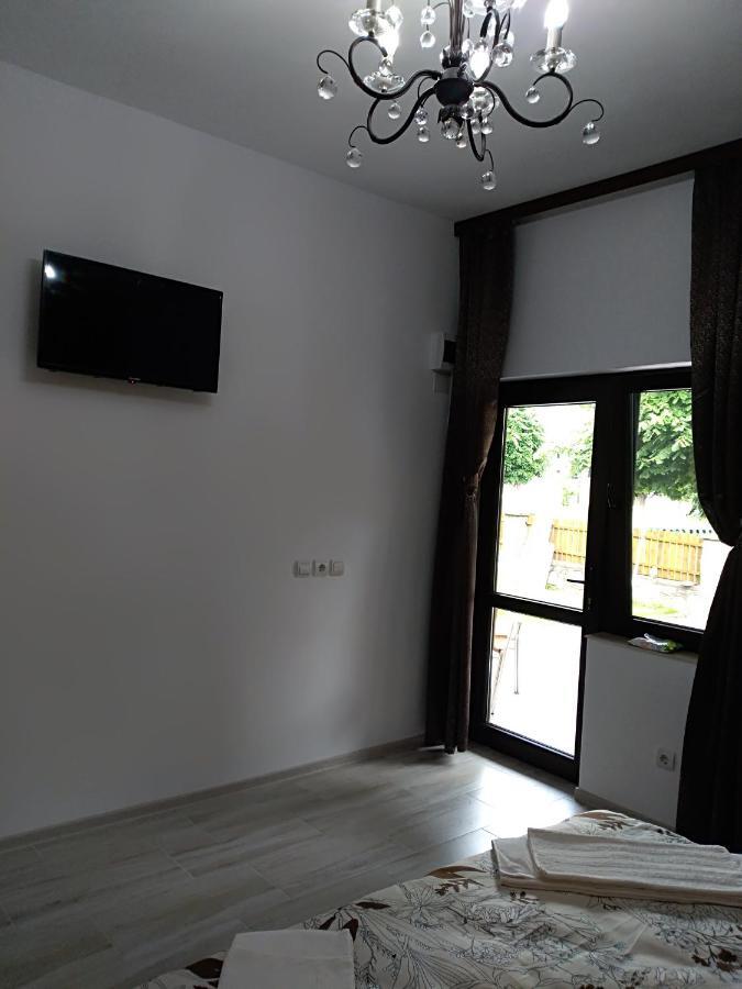 דירות Ieşelniţa Casa Roka מראה חיצוני תמונה